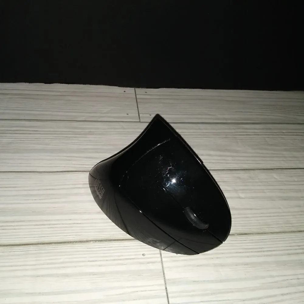 Adesso iMouse E10 2.4 GHz RF Adjustable DPI Wireless Vertical Ergonomic Mouse